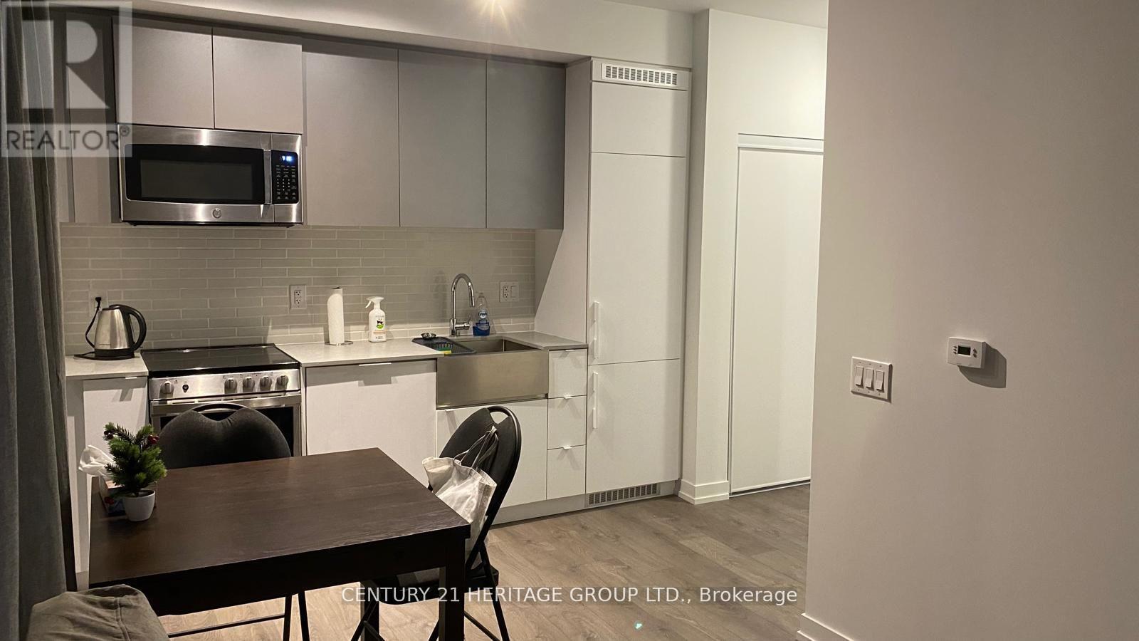 402 - 270 Dufferin Street, Toronto, Ontario  M6K 0H8 - Photo 4 - W12324919