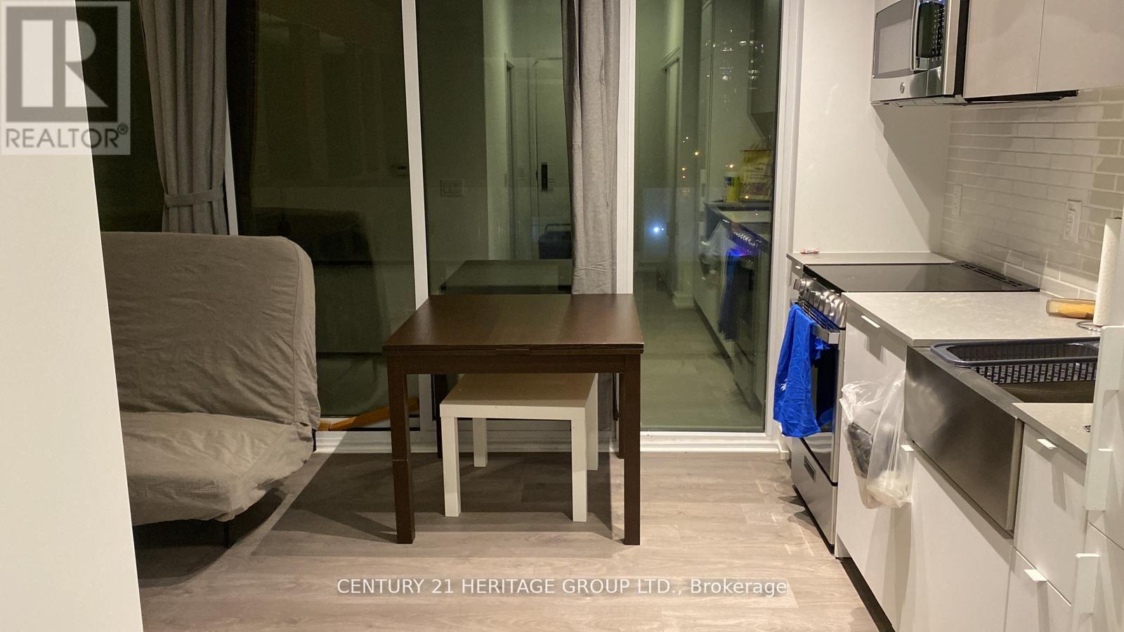 402 - 270 Dufferin Street, Toronto, Ontario  M6K 0H8 - Photo 6 - W12324919