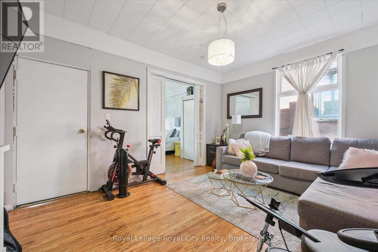 Property at 148 SUFFOLK STREET W image 4