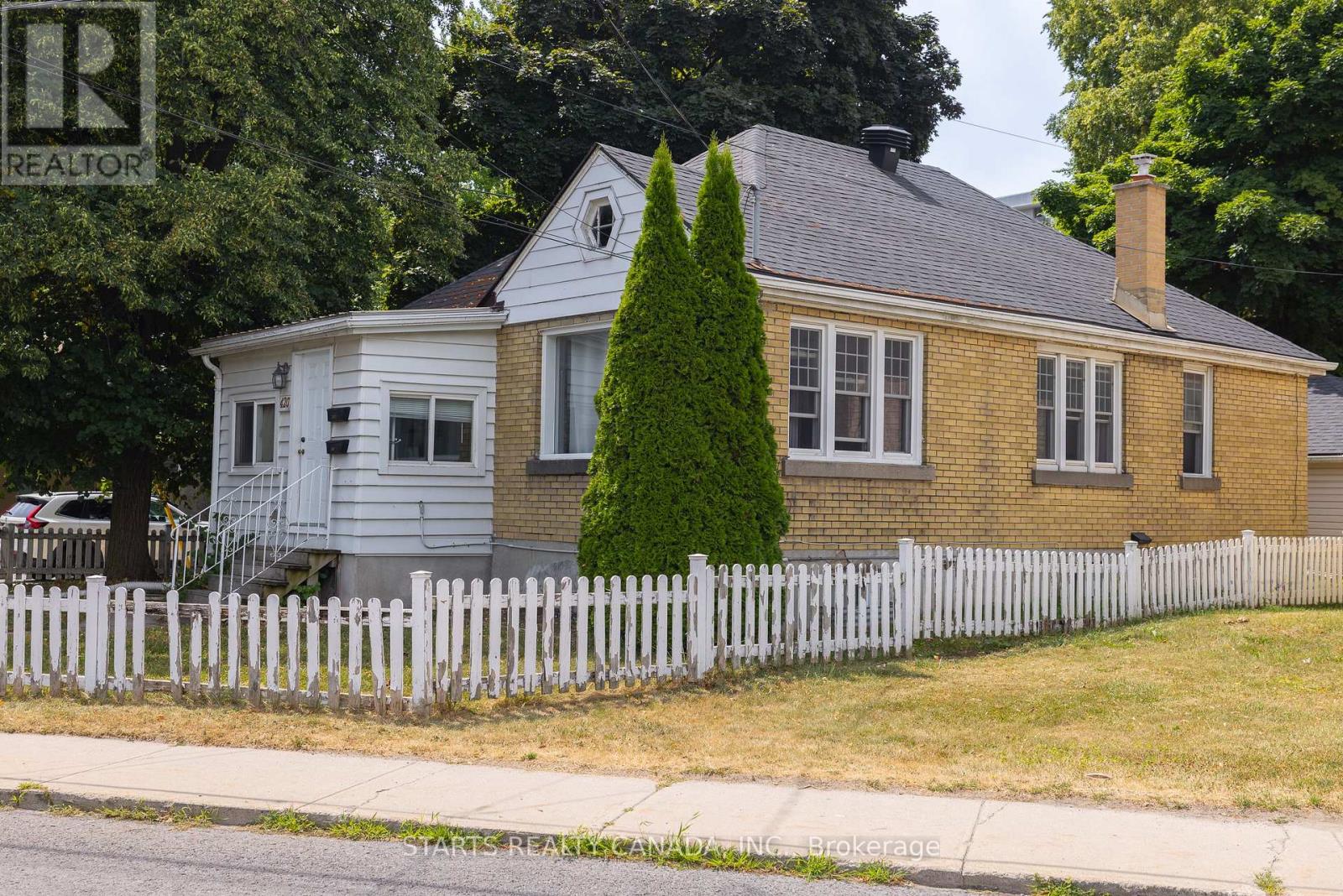 420 Macdonnell Street, Kingston, Ontario  K7L 4E4 - Photo 3 - X12321095
