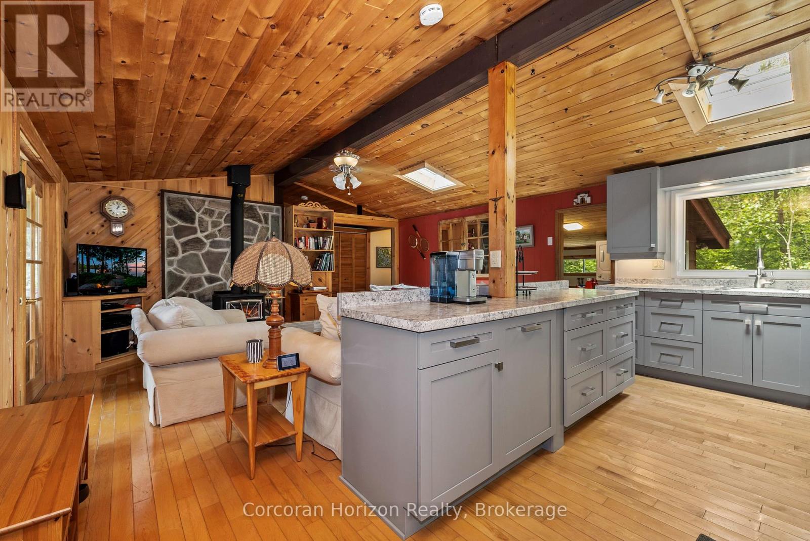 162 Winding Way, Georgian Bay, Ontario  L0K 1S0 - Photo 17 - X12280139