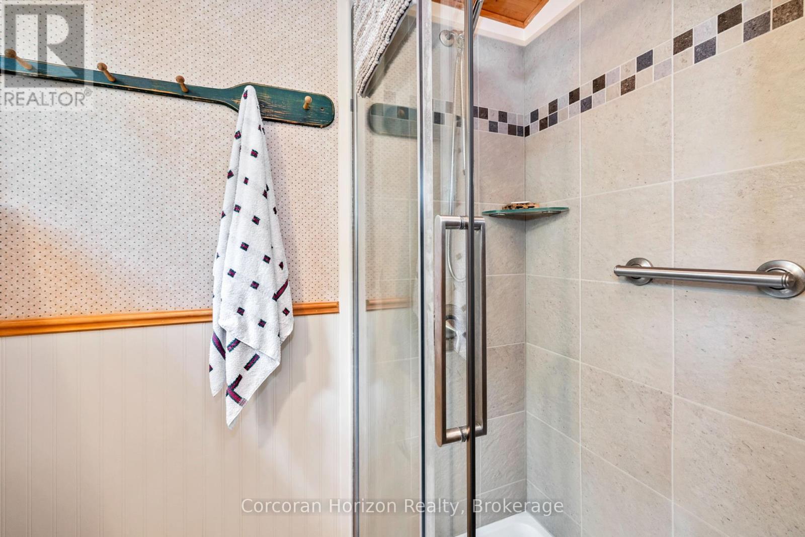 162 Winding Way, Georgian Bay, Ontario  L0K 1S0 - Photo 30 - X12280139