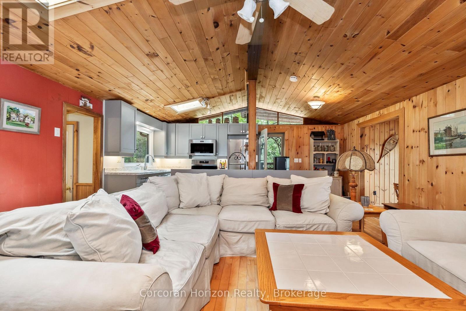 162 Winding Way, Georgian Bay, Ontario  L0K 1S0 - Photo 21 - X12280139