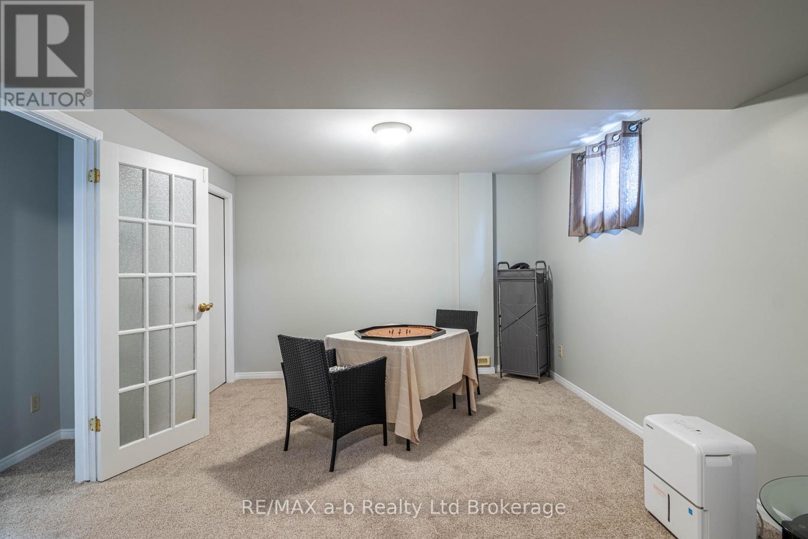 18 Oriole Crescent, Woodstock, Ontario  N4T 1T1 - Photo 27 - X12224191