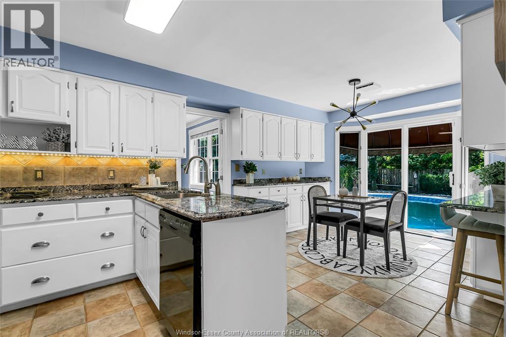 2470 Glenwood Avenue, Windsor, Ontario N9E 2E6 - Photo 13 - 25019732