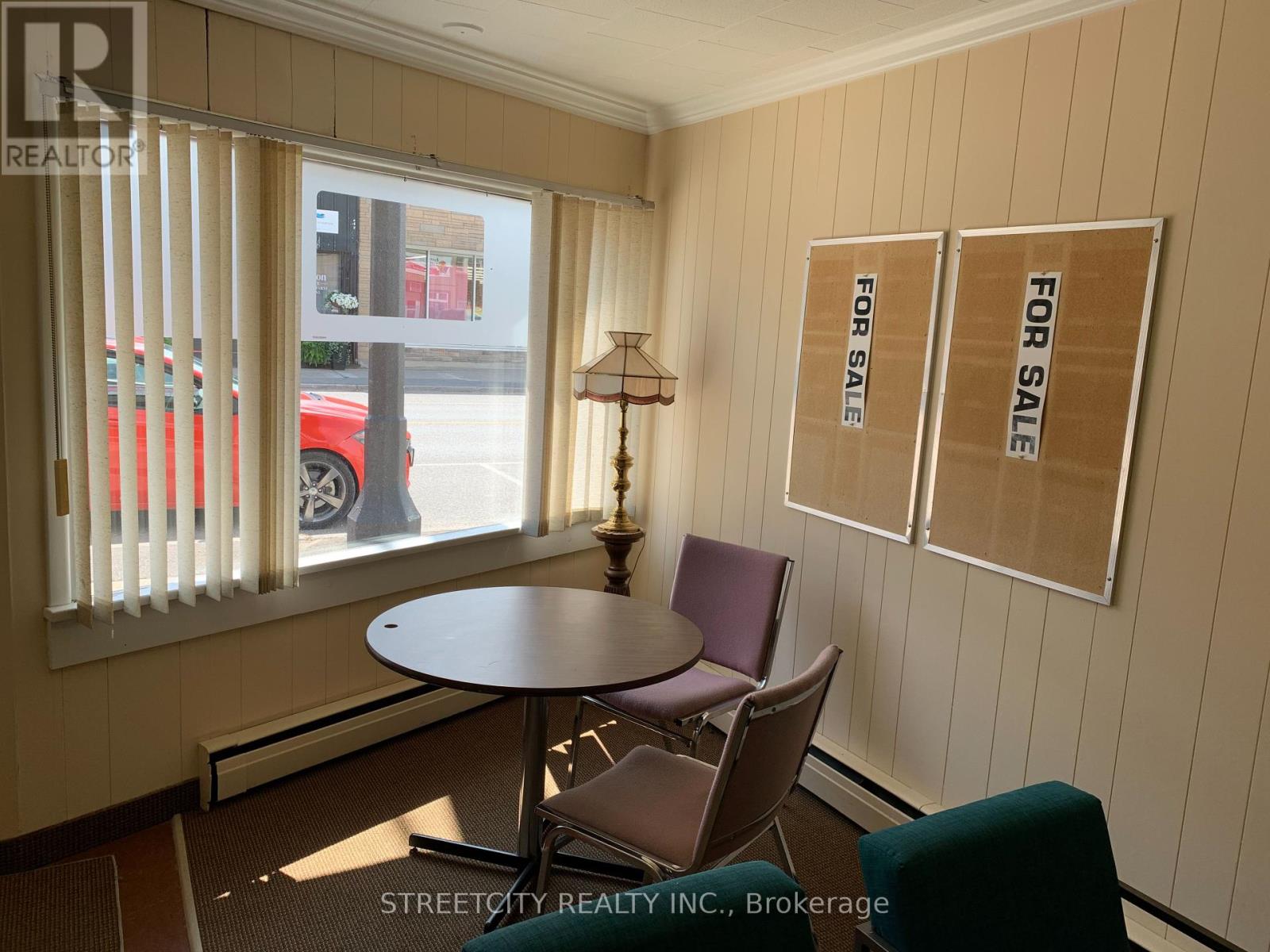 241 Main Street, Southwest Middlesex, Ontario  N0L 1M0 - Photo 12 - X12325127