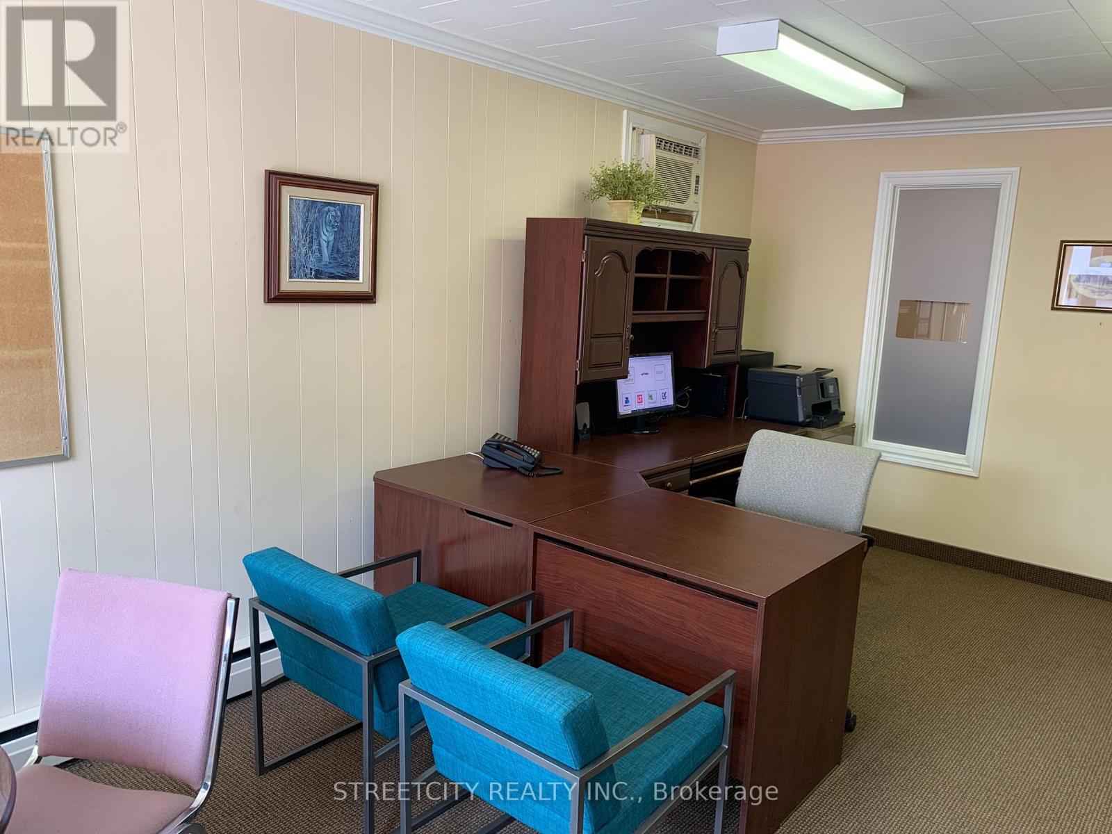 241 Main Street, Southwest Middlesex, Ontario  N0L 1M0 - Photo 13 - X12325127