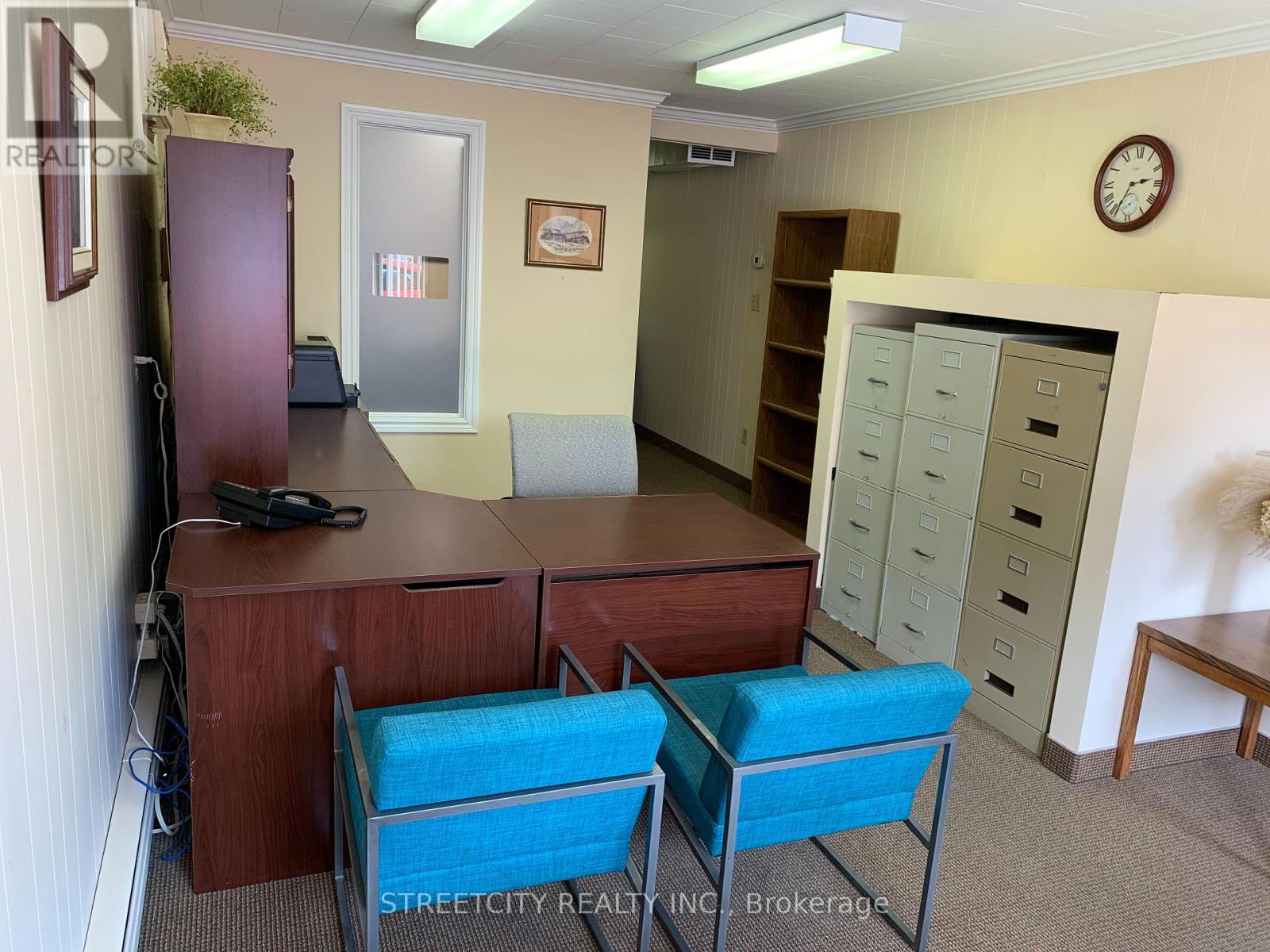 241 Main Street, Southwest Middlesex, Ontario  N0L 1M0 - Photo 14 - X12325127