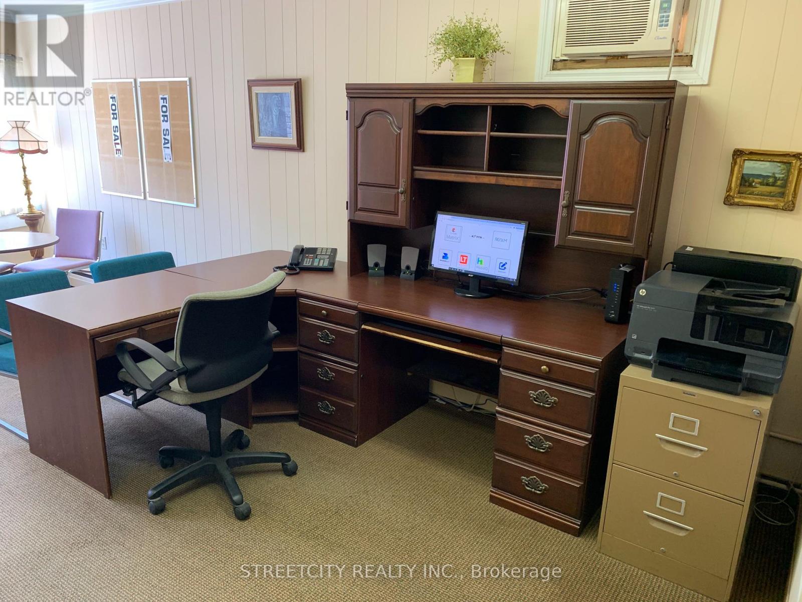 241 Main Street, Southwest Middlesex, Ontario  N0L 1M0 - Photo 18 - X12325127