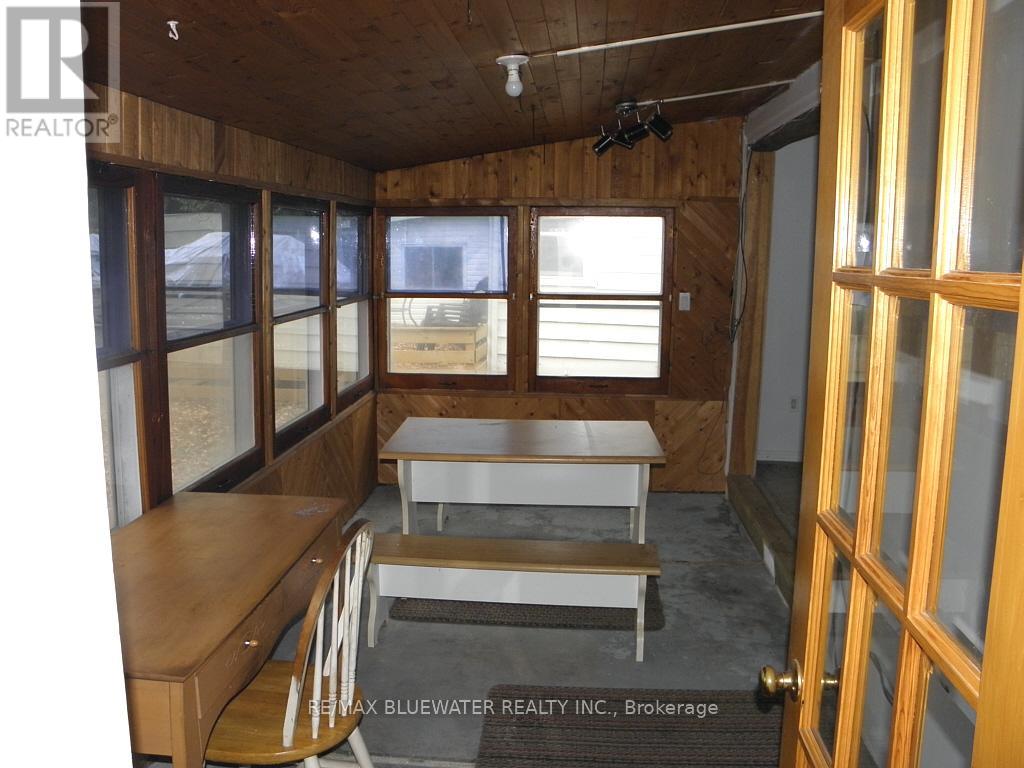 6342 London Road, Lambton Shores, Ontario  N0N 1J1 - Photo 11 - X12325163
