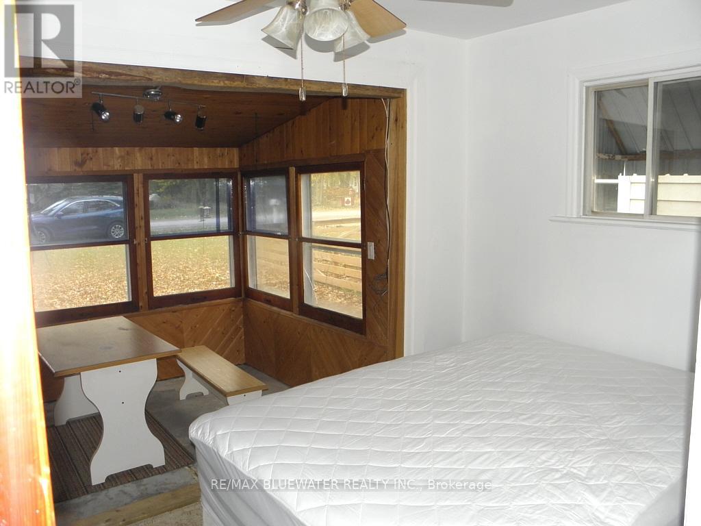 6342 London Road, Lambton Shores, Ontario  N0N 1J1 - Photo 18 - X12325163