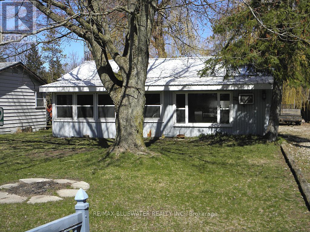 6342 London Road, Lambton Shores, Ontario  N0N 1J1 - Photo 2 - X12325163