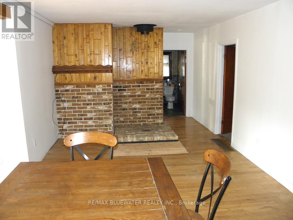 6342 London Road, Lambton Shores, Ontario  N0N 1J1 - Photo 7 - X12325163