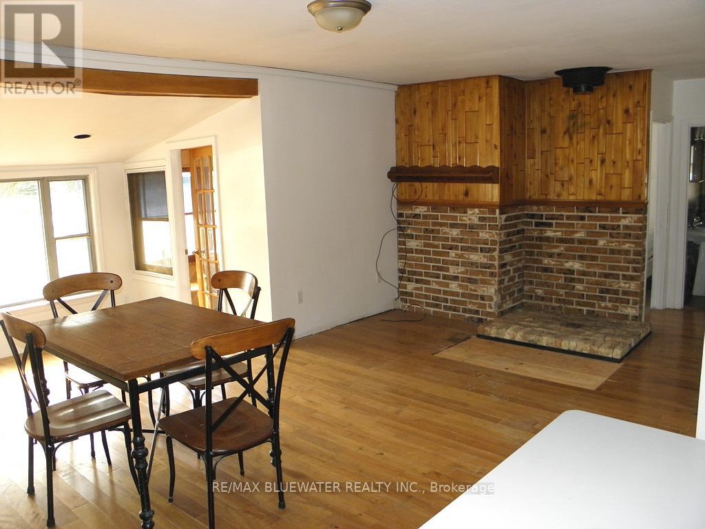 6342 London Road, Lambton Shores, Ontario  N0N 1J1 - Photo 8 - X12325163