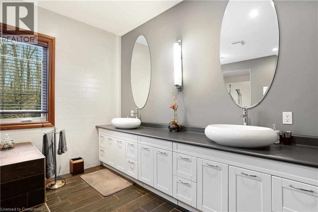 Photo 21 of 50 for 33875 Fifth Line