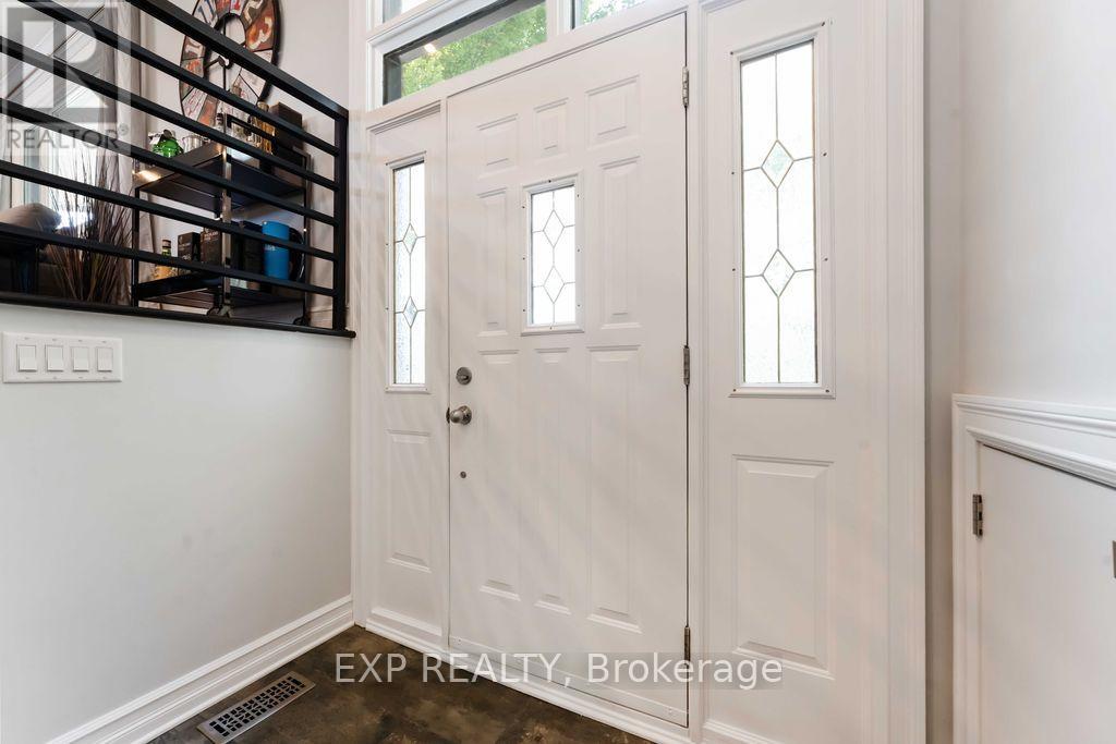 Property at 669 FARMINGTON AVENUE image 3