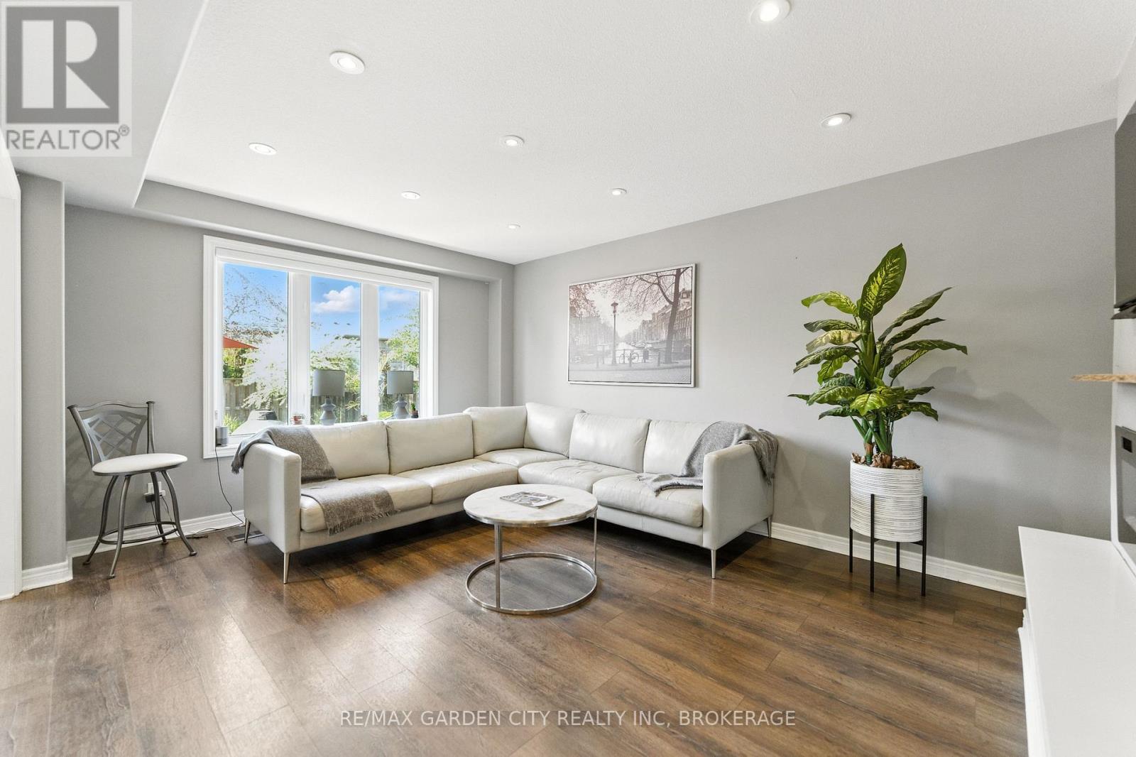 6456 Armelina Crescent, Niagara Falls (Forestview), Ontario  L2H 0B4 - Photo 26 - X12325150