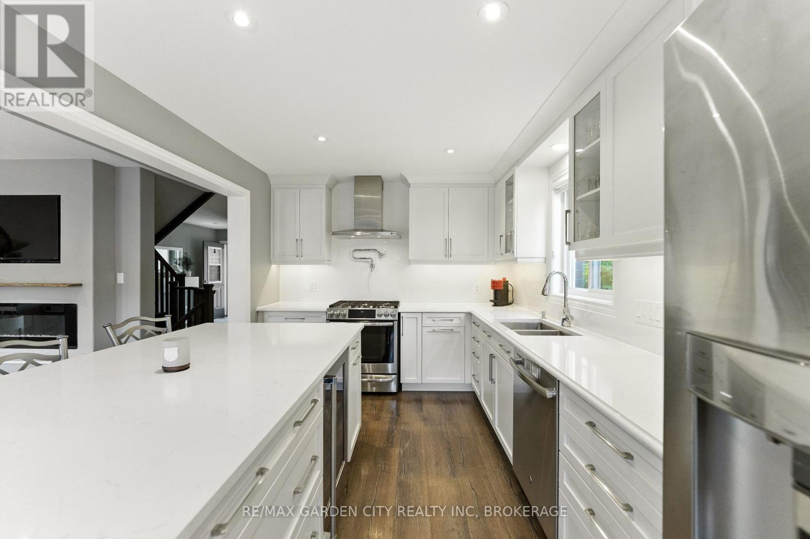 6456 Armelina Crescent, Niagara Falls (Forestview), Ontario  L2H 0B4 - Photo 33 - X12325150