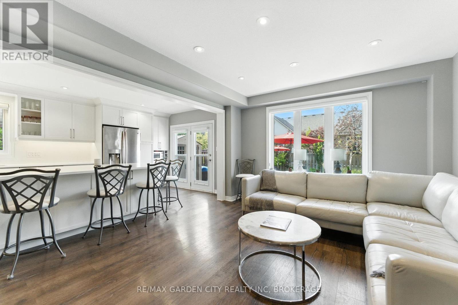 6456 Armelina Crescent, Niagara Falls (Forestview), Ontario  L2H 0B4 - Photo 36 - X12325150