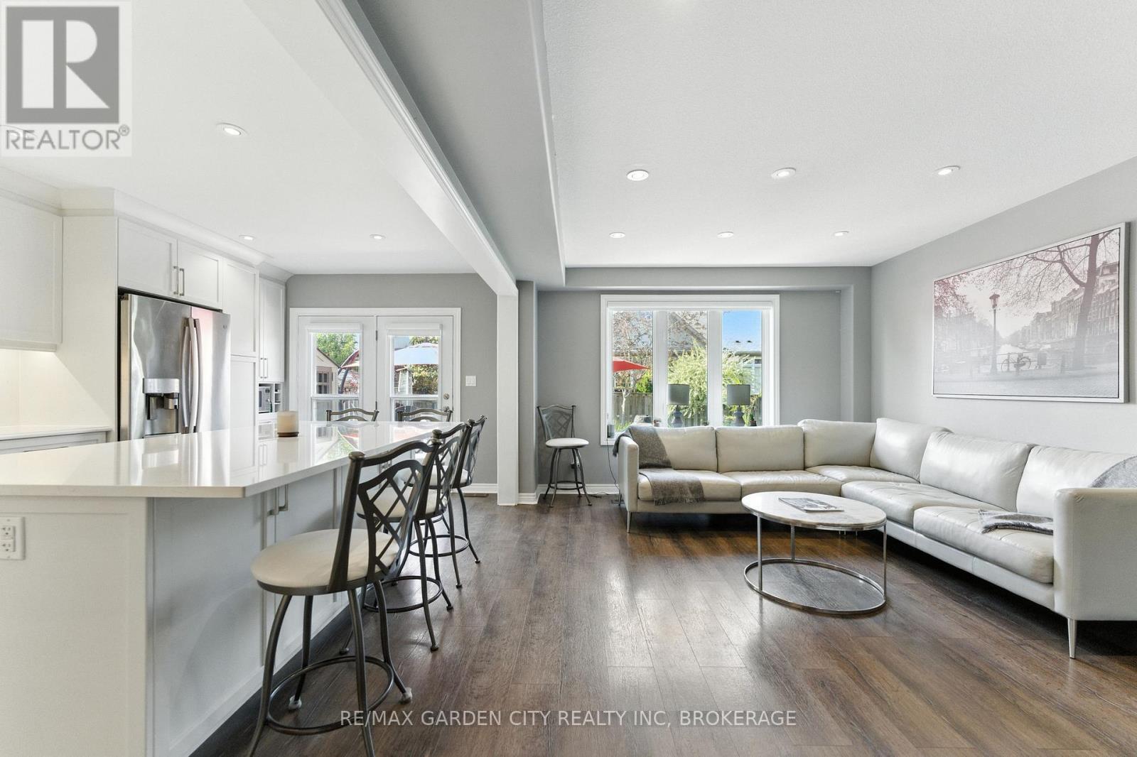 6456 Armelina Crescent, Niagara Falls (Forestview), Ontario  L2H 0B4 - Photo 37 - X12325150