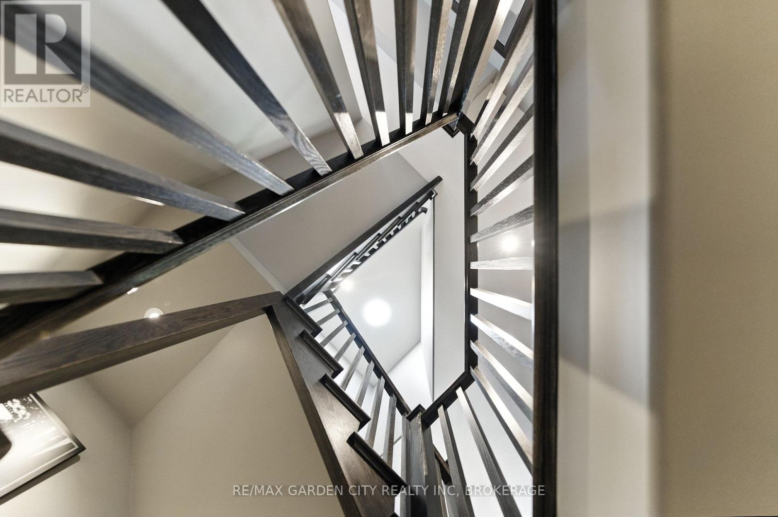 6456 Armelina Crescent, Niagara Falls (Forestview), Ontario  L2H 0B4 - Photo 39 - X12325150