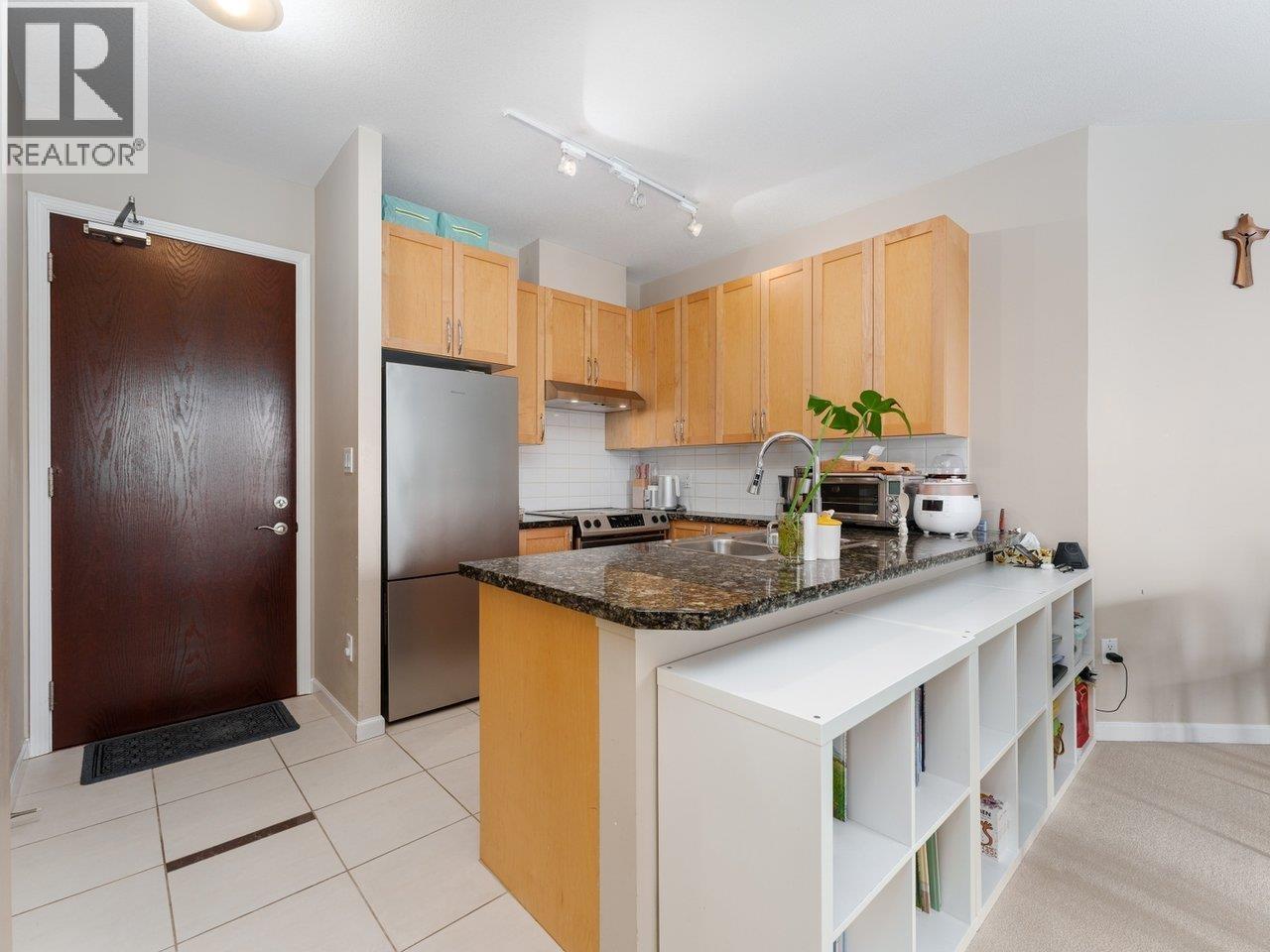 1004 6823 Station Hill Drive, Burnaby, British Columbia  V3N 0A9 - Photo 3 - R3033353