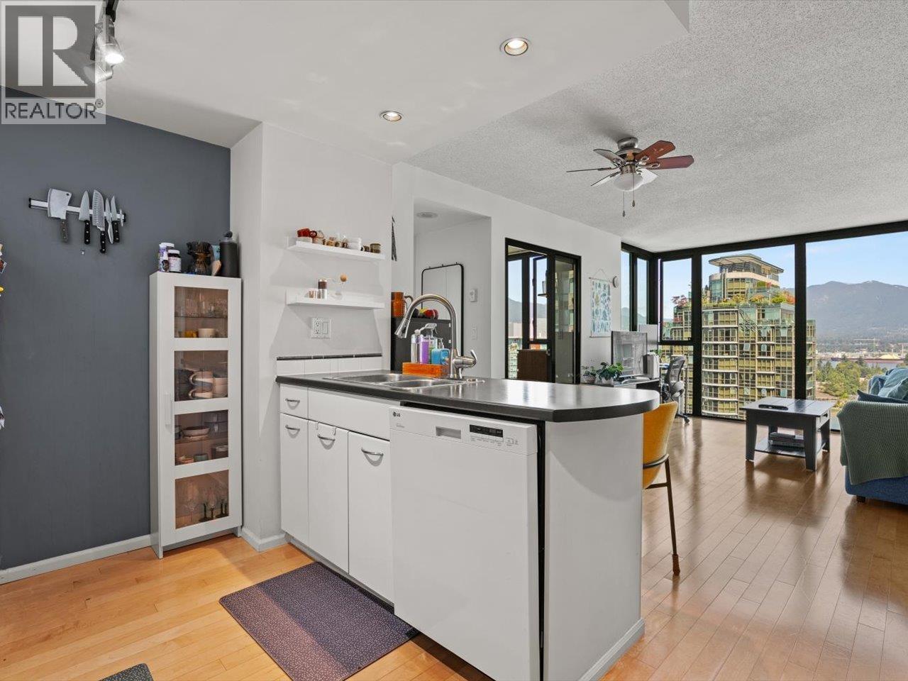 2305 1331 W Georgia Street, Vancouver, British Columbia  V6E 4P1 - Photo 6 - R3033459