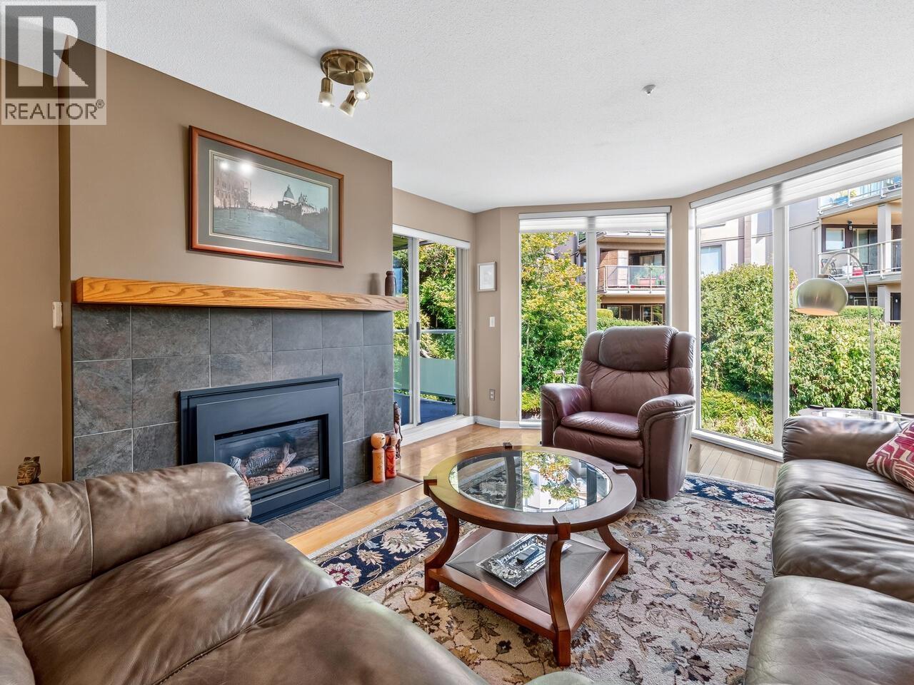 201 68 RICHMOND STREET, New Westminster, British Columbia
