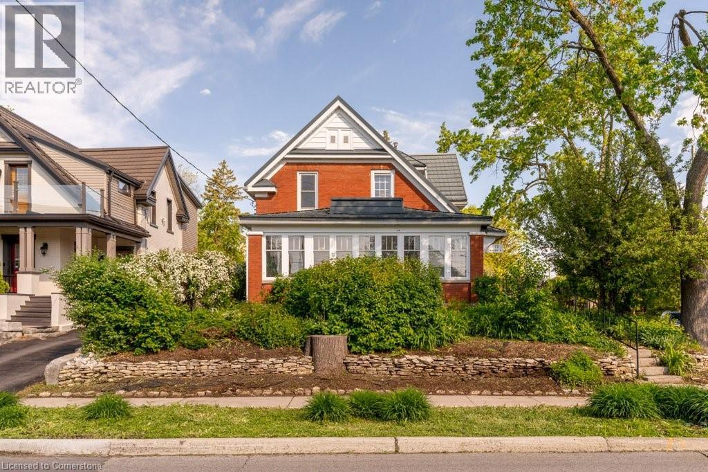 Property at 78 ALLEN Street E image 3