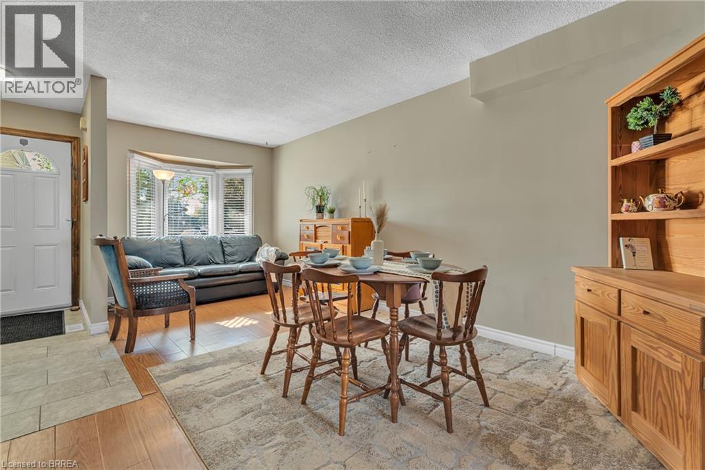 2366 Brunswick Court, Burlington, Ontario  L7P 4P1 - Photo 9 - 40742141