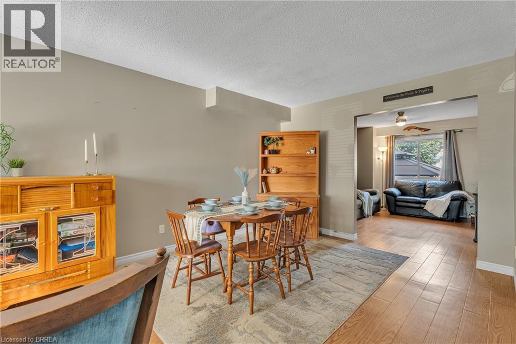 2366 Brunswick Court, Burlington, Ontario  L7P 4P1 - Photo 7 - 40742141