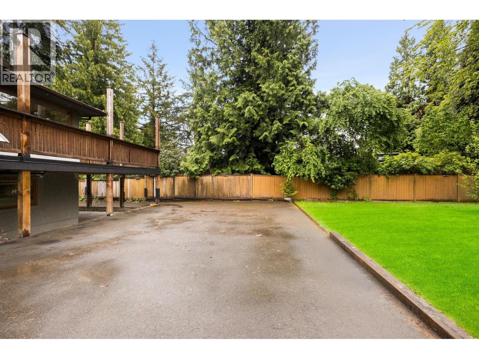 1561 Merlynn Crescent, North Vancouver, British Columbia  V7J 2X9 - Photo 37 - R3033367