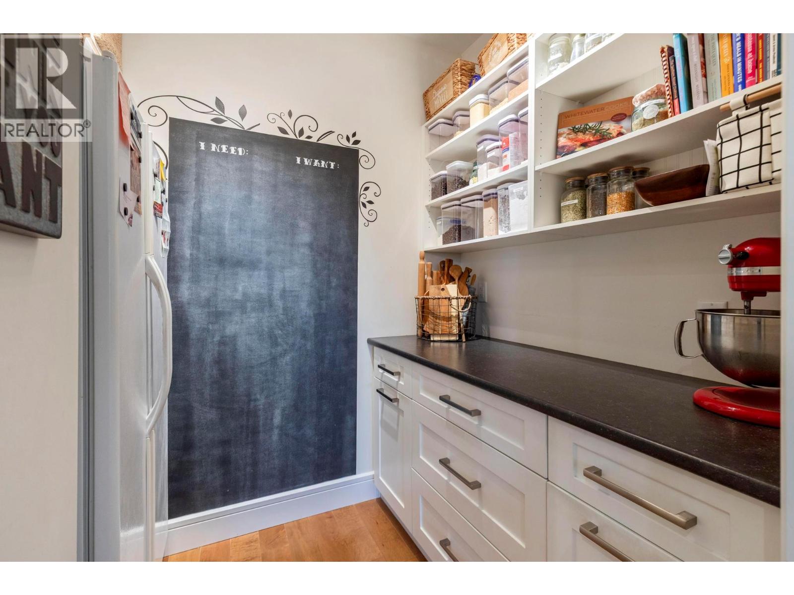 Property at 2419 Orsini Place image 5