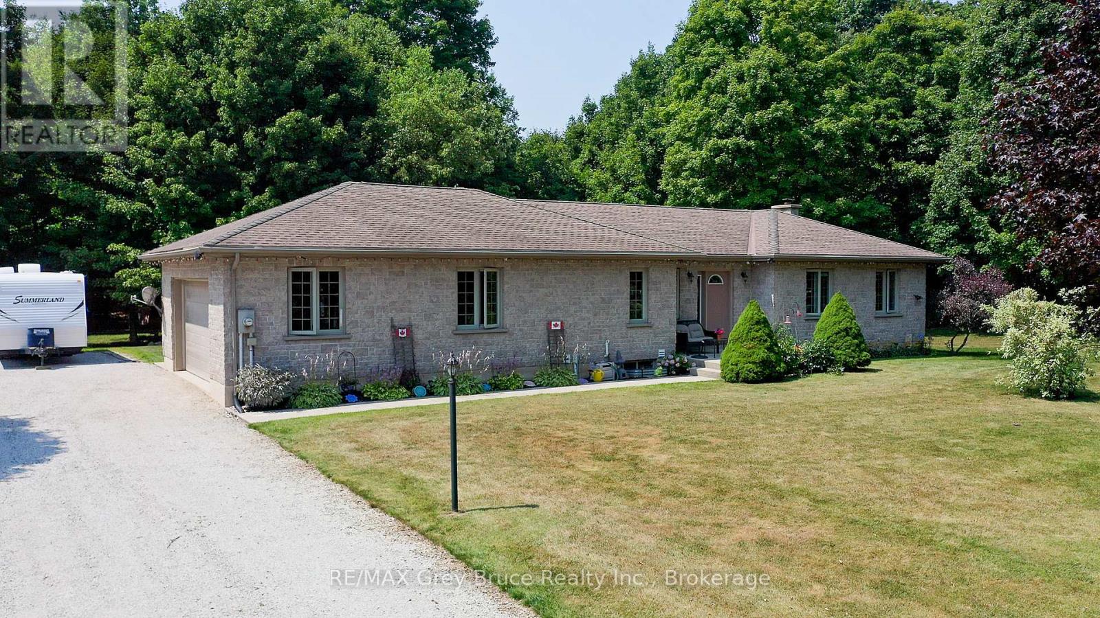 118220 Sideroad 115, Georgian Bluffs, Ontario  N4K 5N7 - Photo 35 - X12325125