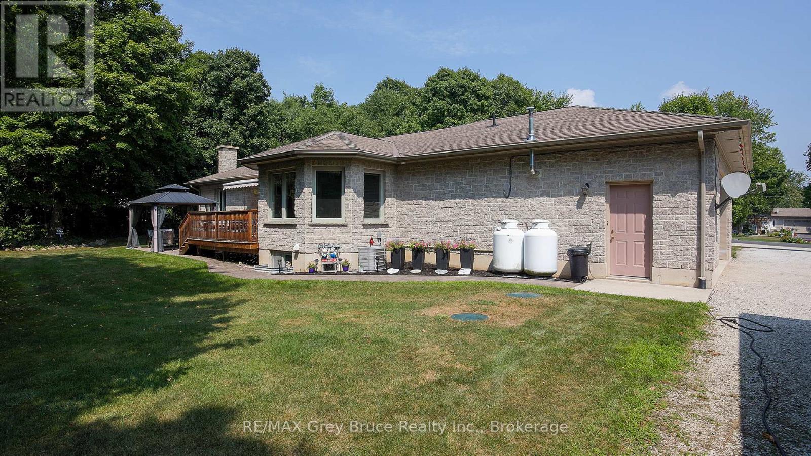 118220 Sideroad 115, Georgian Bluffs, Ontario  N4K 5N7 - Photo 36 - X12325125