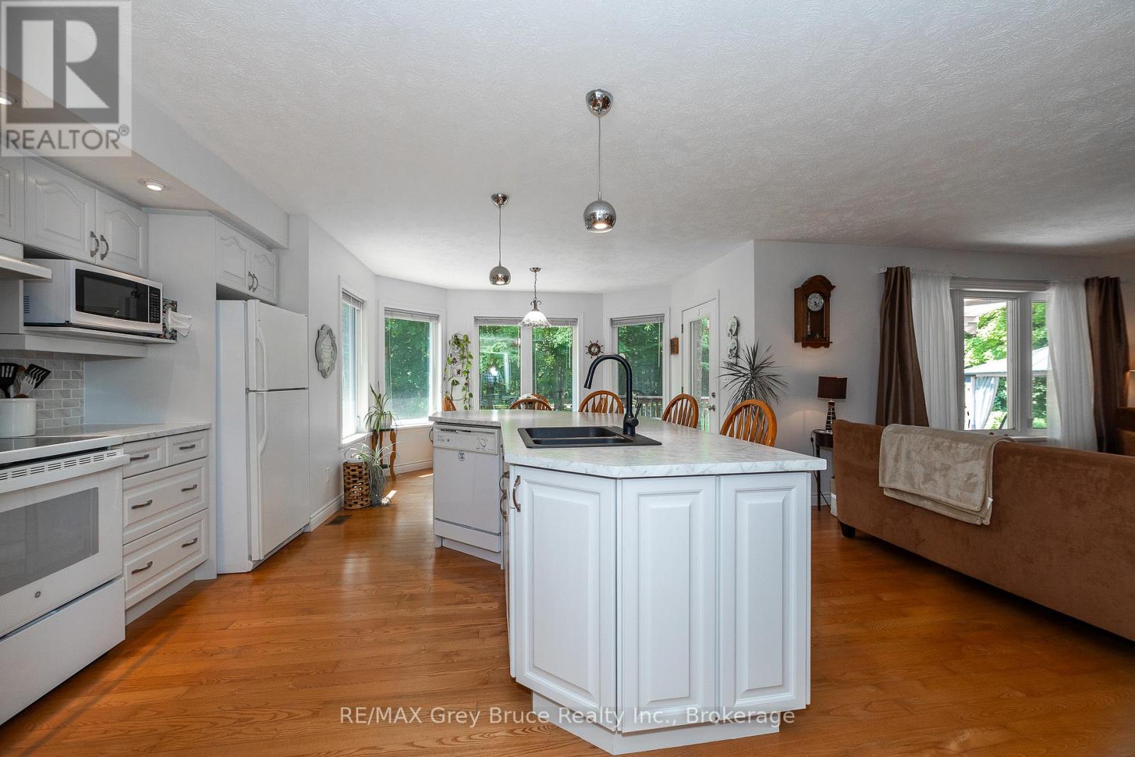 118220 Sideroad 115, Georgian Bluffs, Ontario  N4K 5N7 - Photo 6 - X12325125