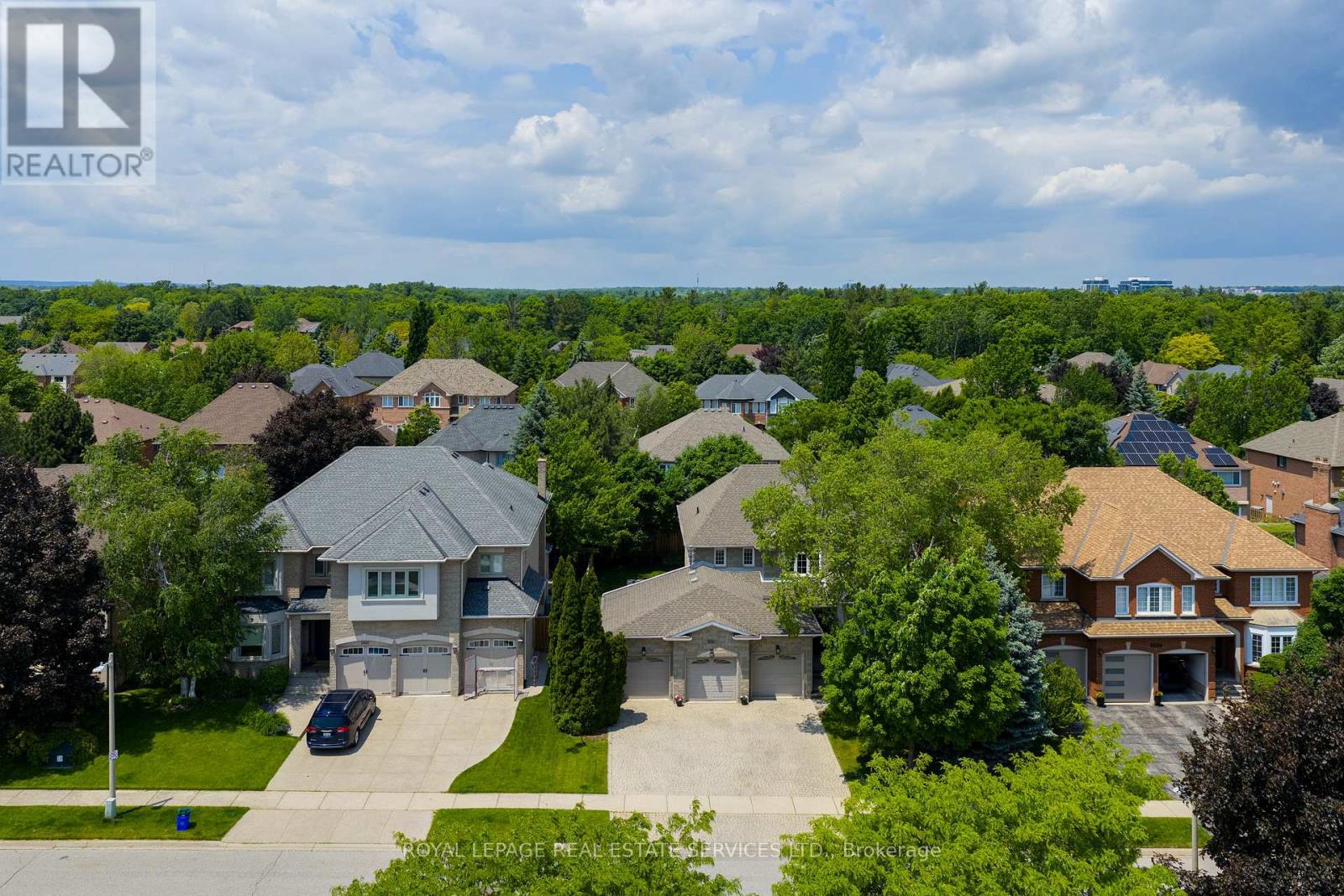 1061 Summit Ridge Drive, Oakville, Ontario  L6M 3K9 - Photo 49 - W12324948