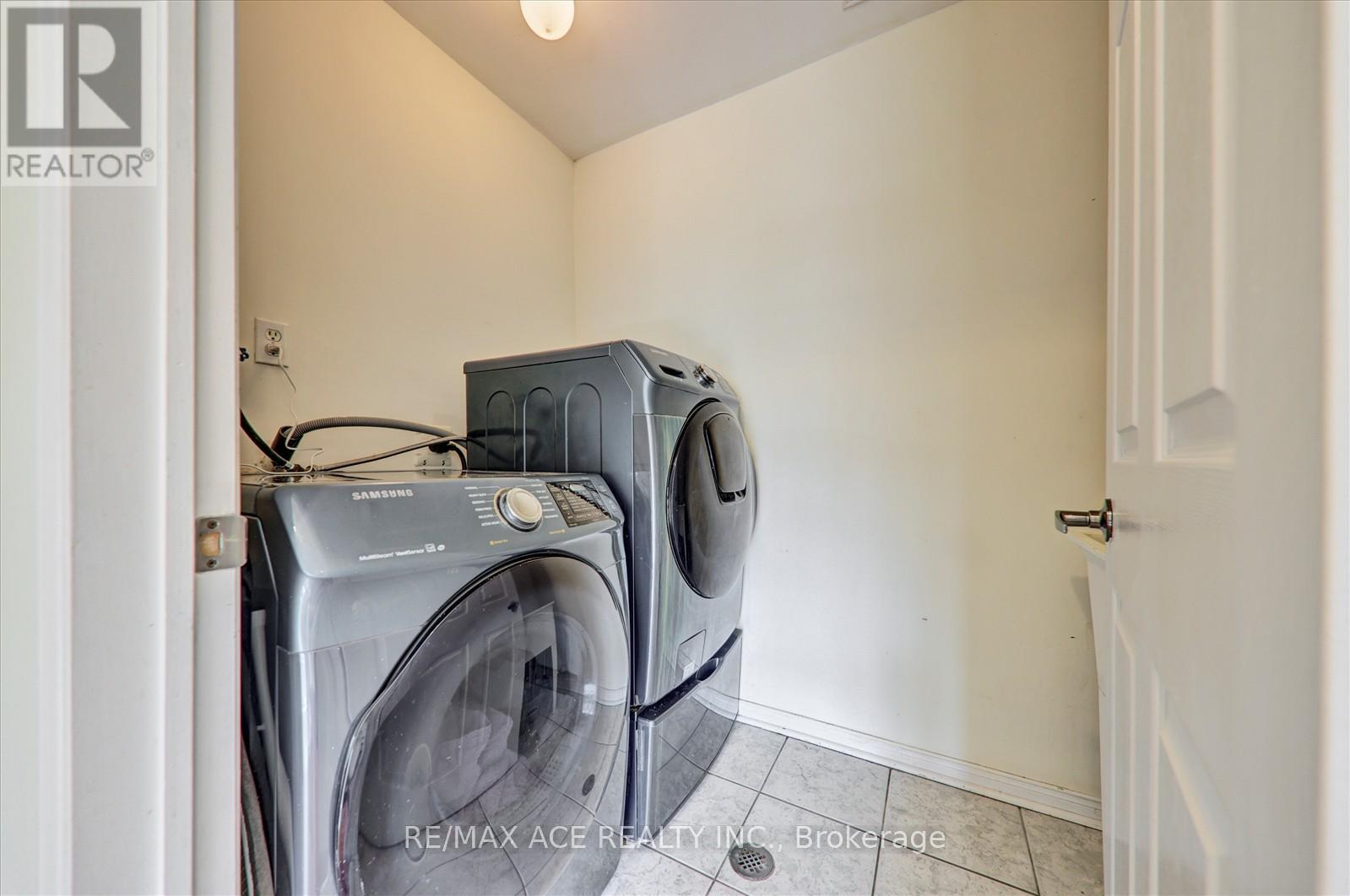 31 Cherryplum Way, Brampton (Bramalea North Industrial), Ontario  L6S 6J4 - Photo 28 - W12325021