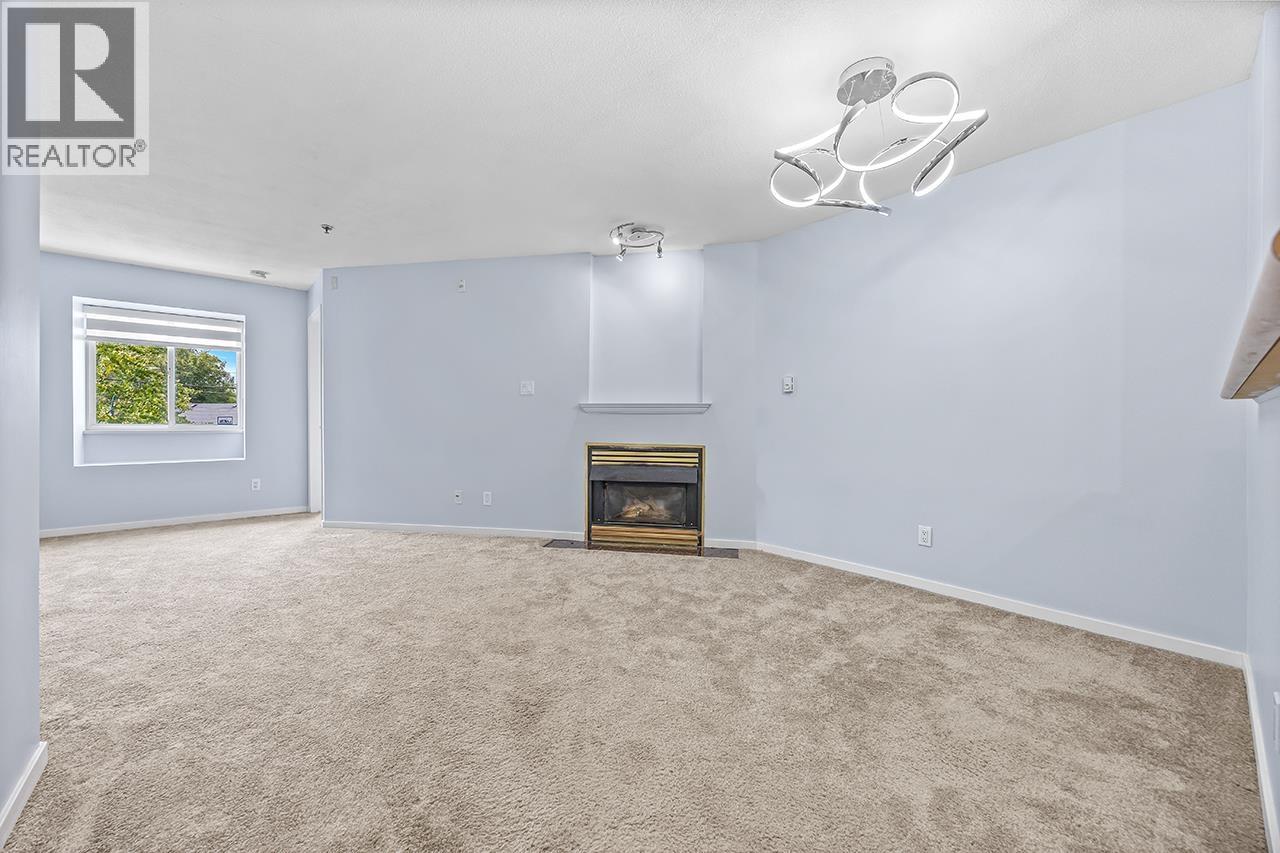 211 868 Kingsway, Vancouver, British Columbia  V5V 3C3 - Photo 2 - R3033371