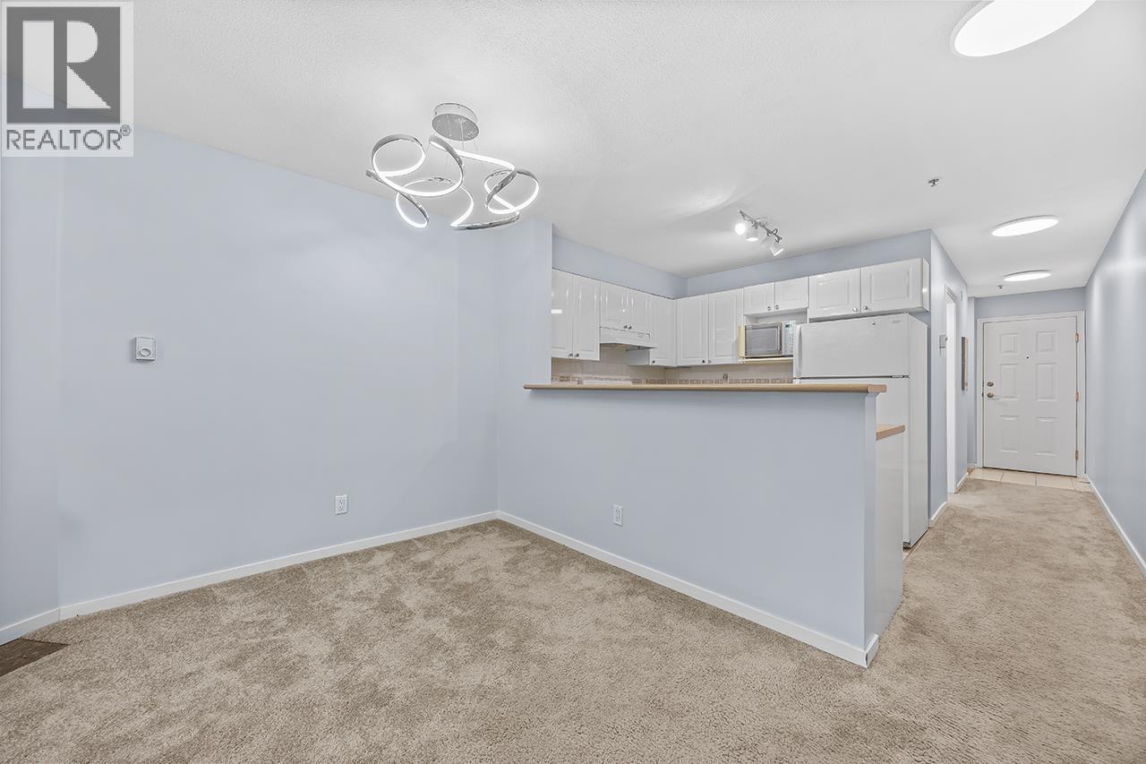 211 868 Kingsway, Vancouver, British Columbia  V5V 3C3 - Photo 6 - R3033371