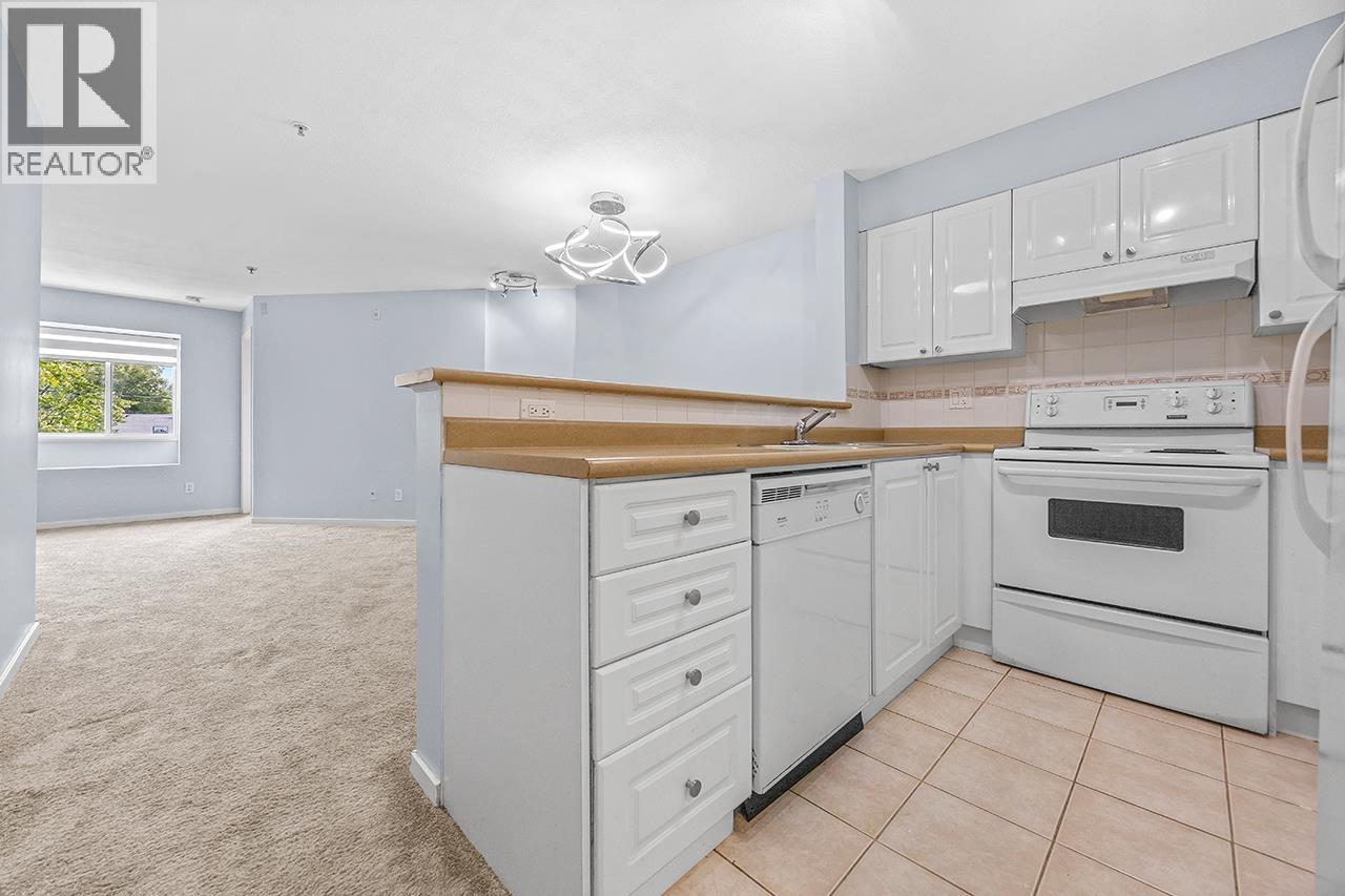 211 868 Kingsway, Vancouver, British Columbia  V5V 3C3 - Photo 4 - R3033371