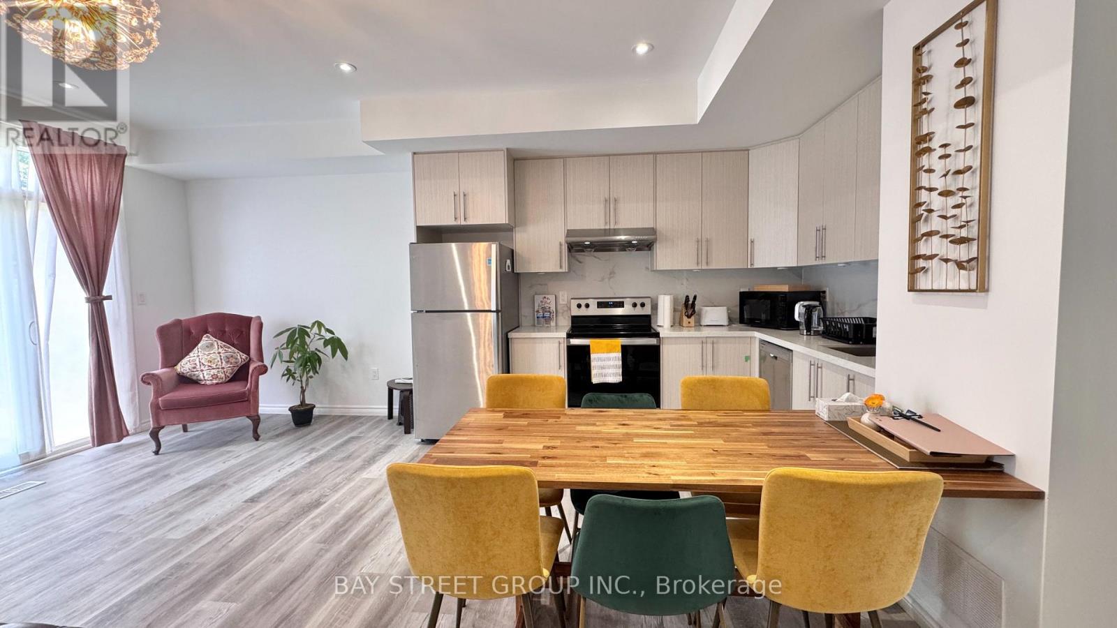 5921 Bentley Common, Niagara Falls, Ontario  L2G 3T6 - Photo 3 - X12325074