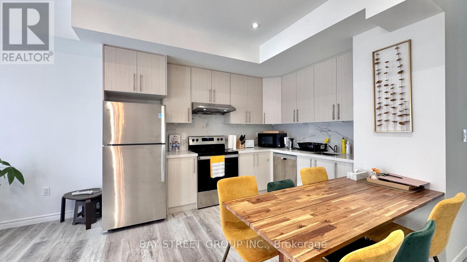 5921 Bentley Common, Niagara Falls, Ontario  L2G 3T6 - Photo 4 - X12325074