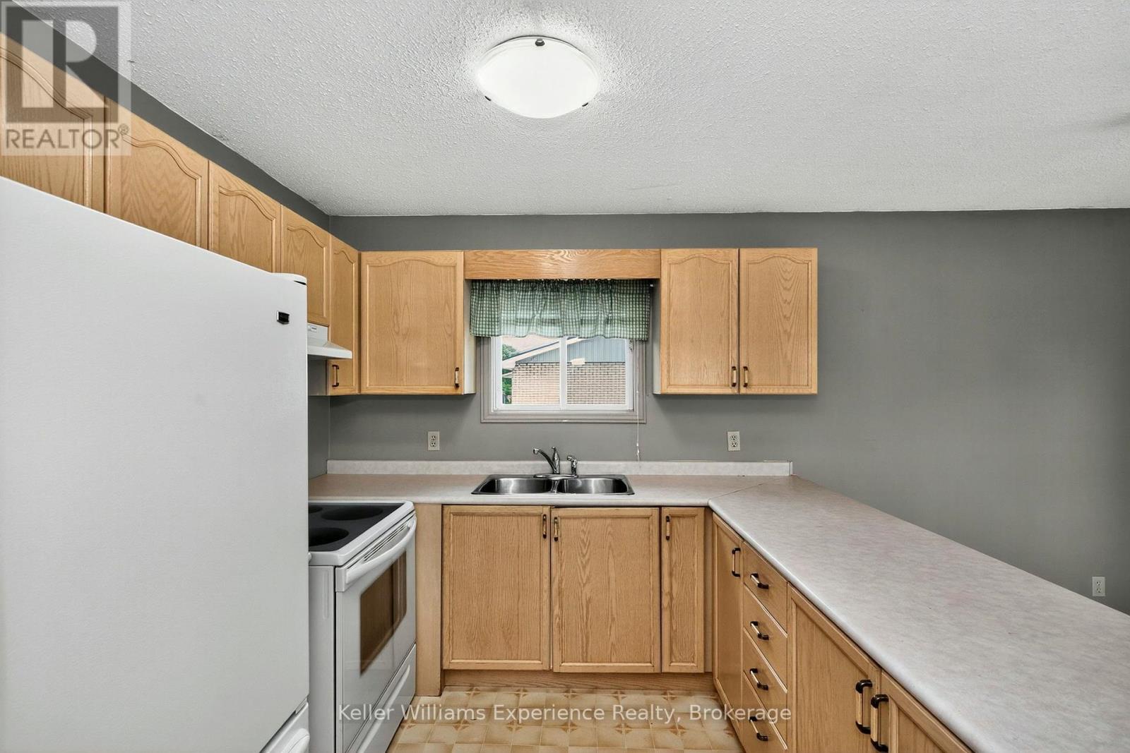 4 Cardinal Lane, Tiny, Ontario  L0L 2T0 - Photo 7 - S12325296