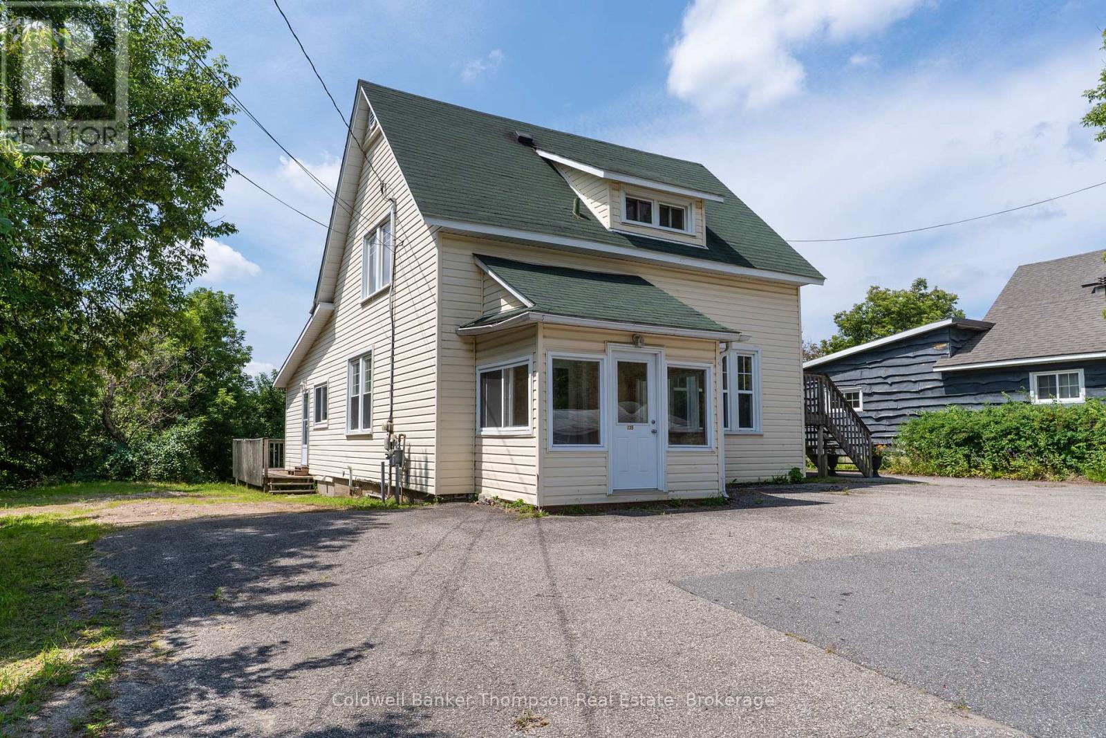 135 Ontario Street, Burk's Falls, Ontario  P0A 1C0 - Photo 1 - X12325248