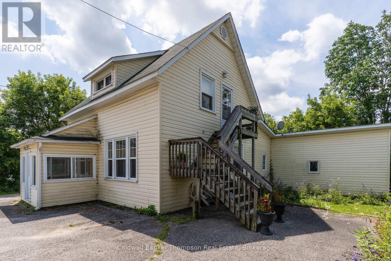 135 Ontario Street, Burk's Falls, Ontario  P0A 1C0 - Photo 2 - X12325248