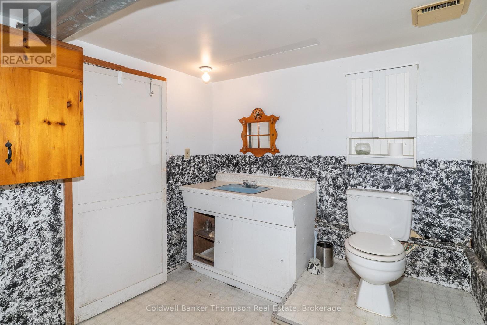 135 Ontario Street, Burk's Falls, Ontario  P0A 1C0 - Photo 20 - X12325248