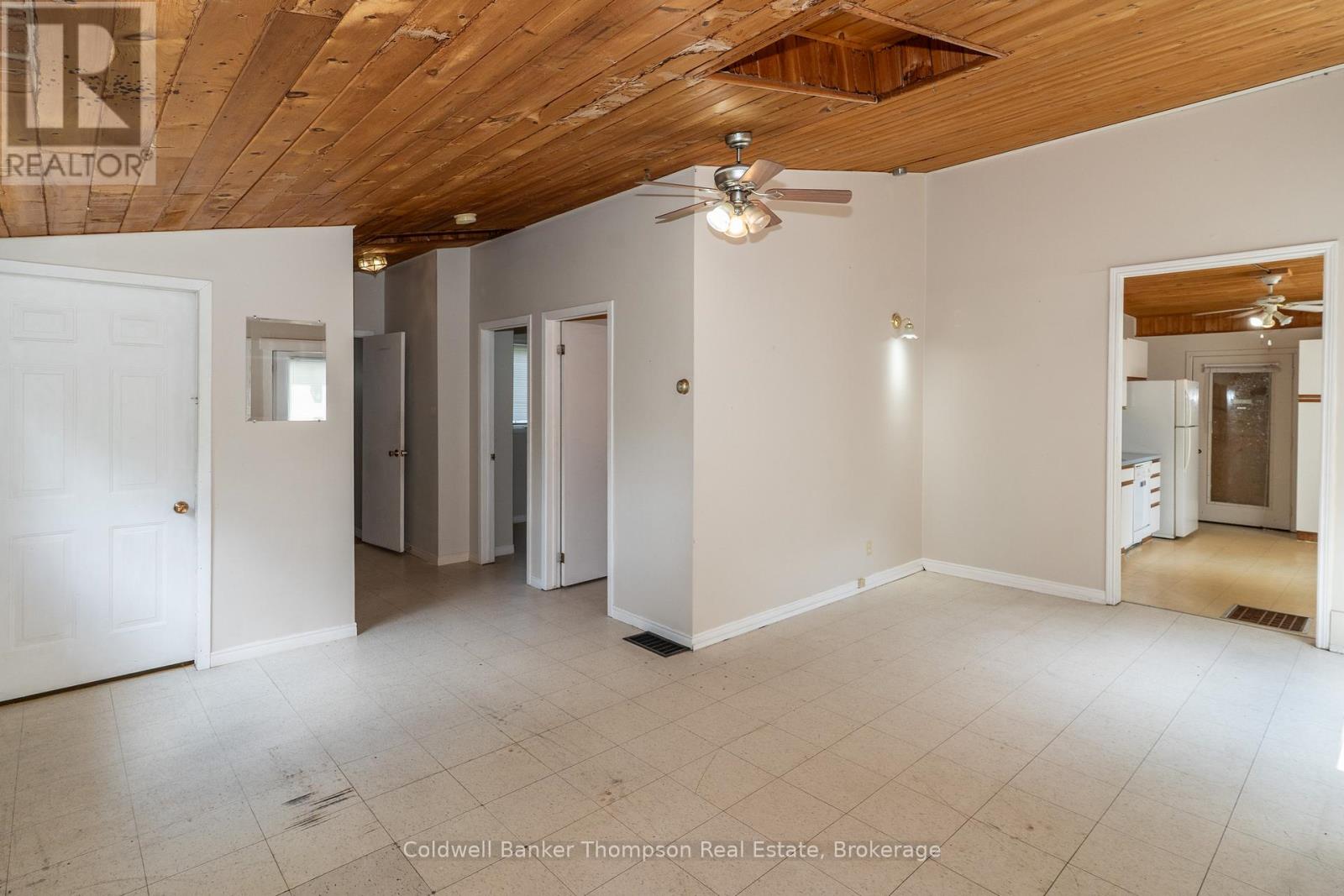 135 Ontario Street, Burk's Falls, Ontario  P0A 1C0 - Photo 3 - X12325248