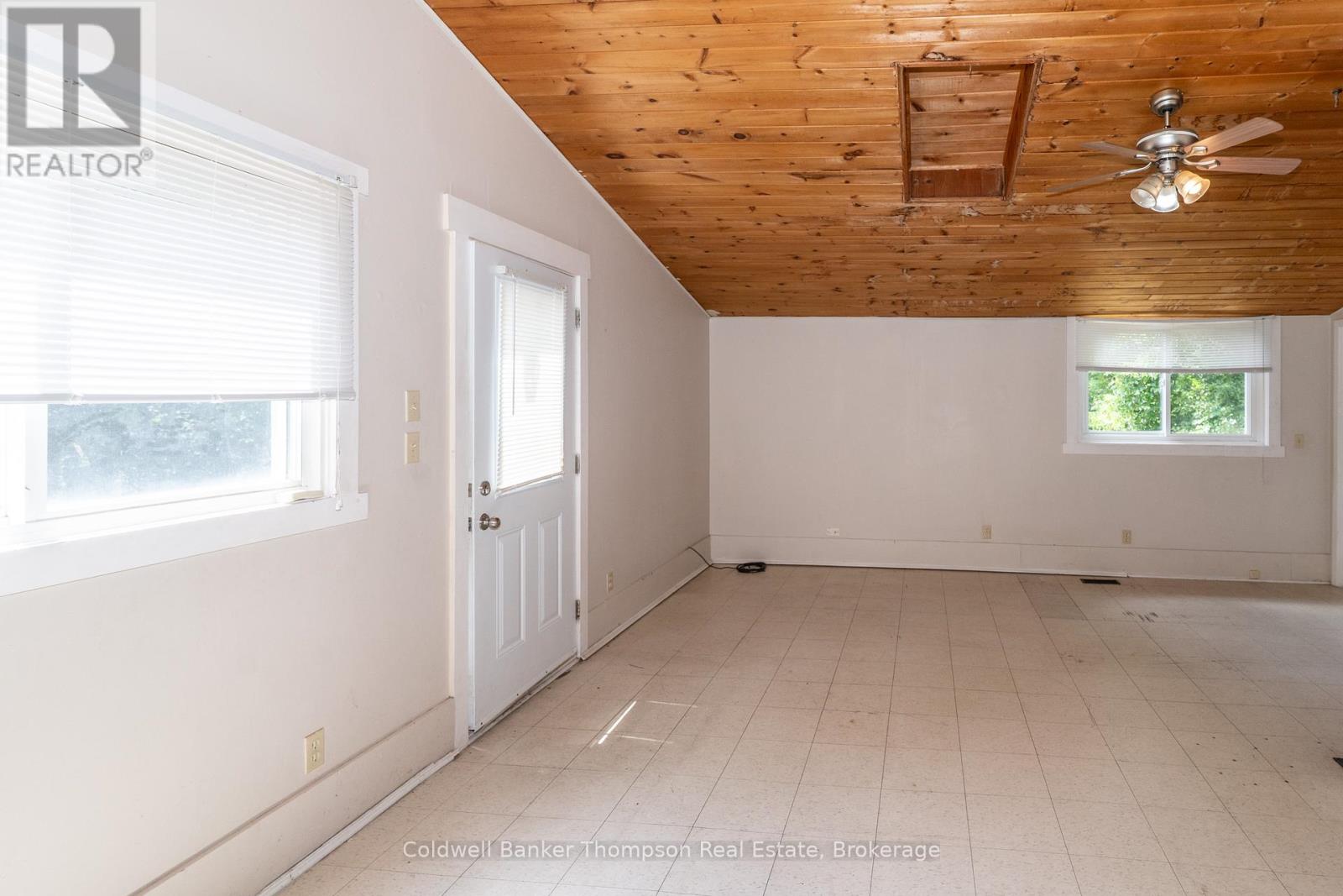 135 Ontario Street, Burk's Falls, Ontario  P0A 1C0 - Photo 9 - X12325248