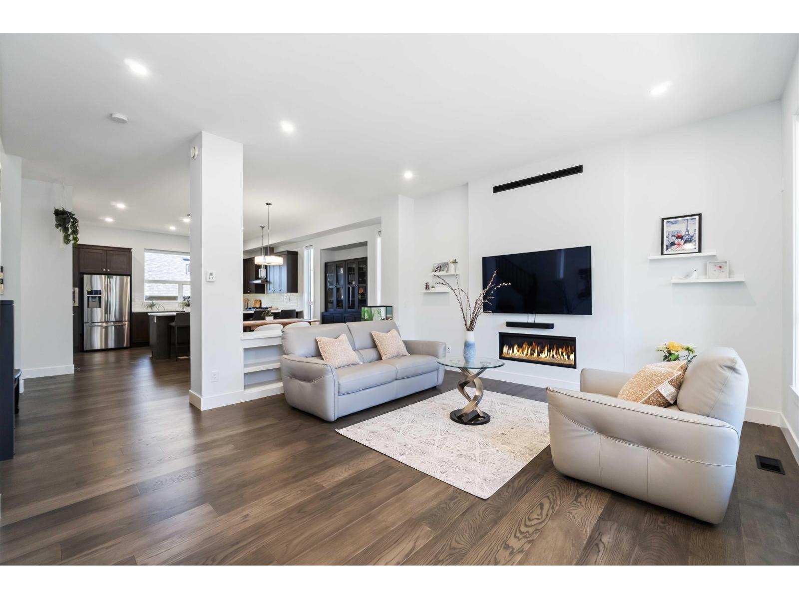 Property at 20529 77B AVENUE image 3